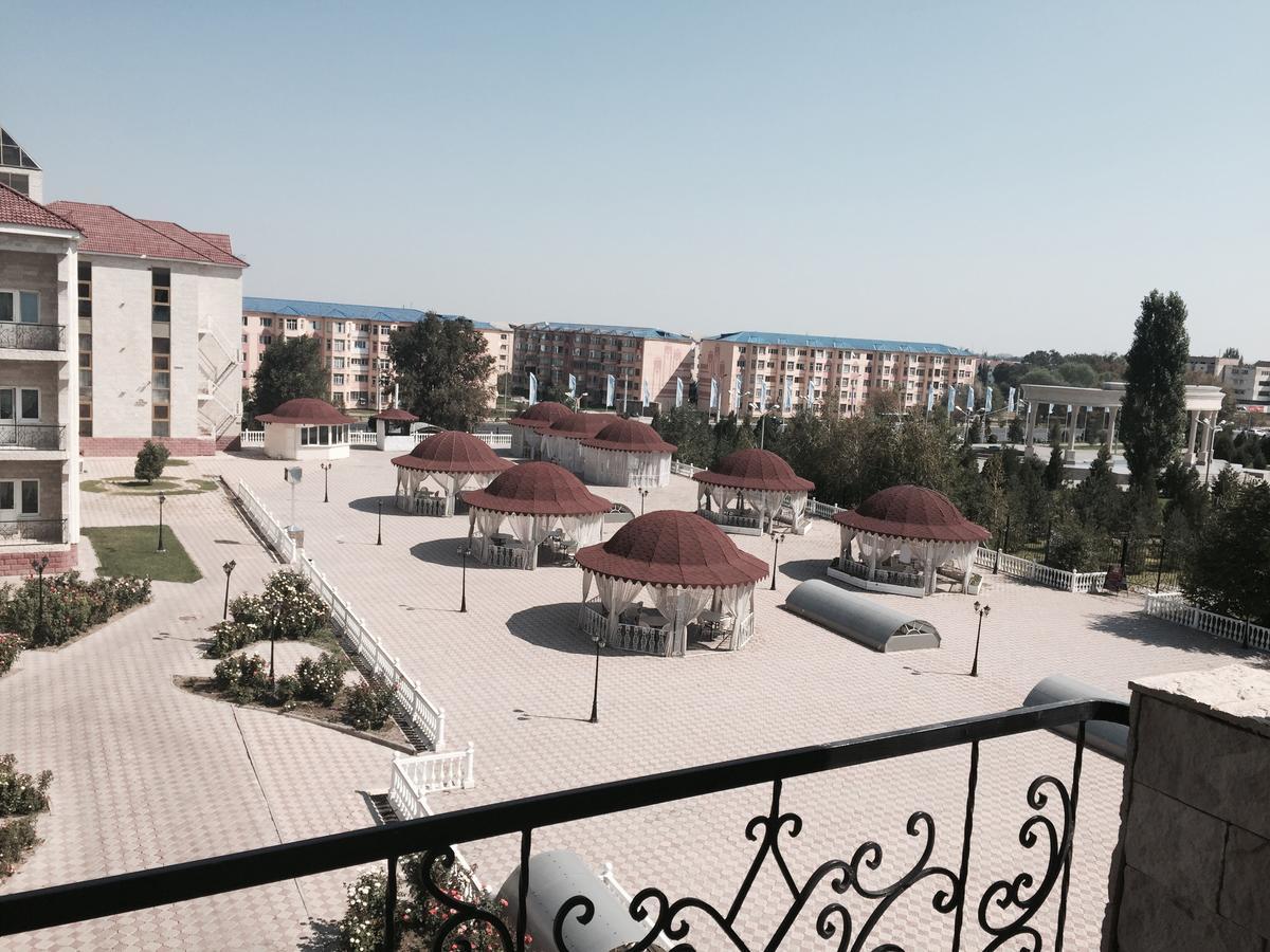 Hotel Ark Ms Taraz Exteriör bild